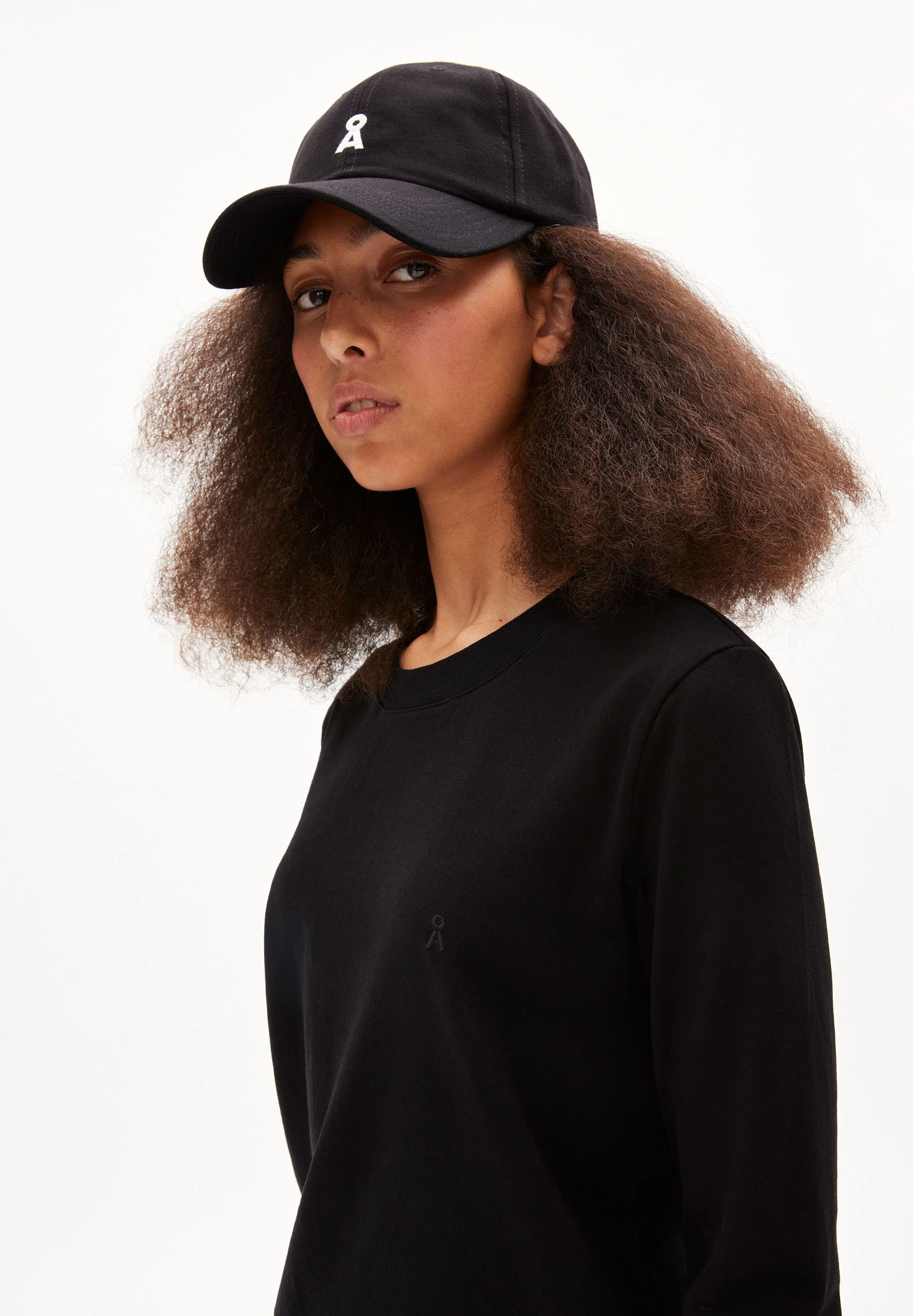 TAAMINIAA | black - Image 3
