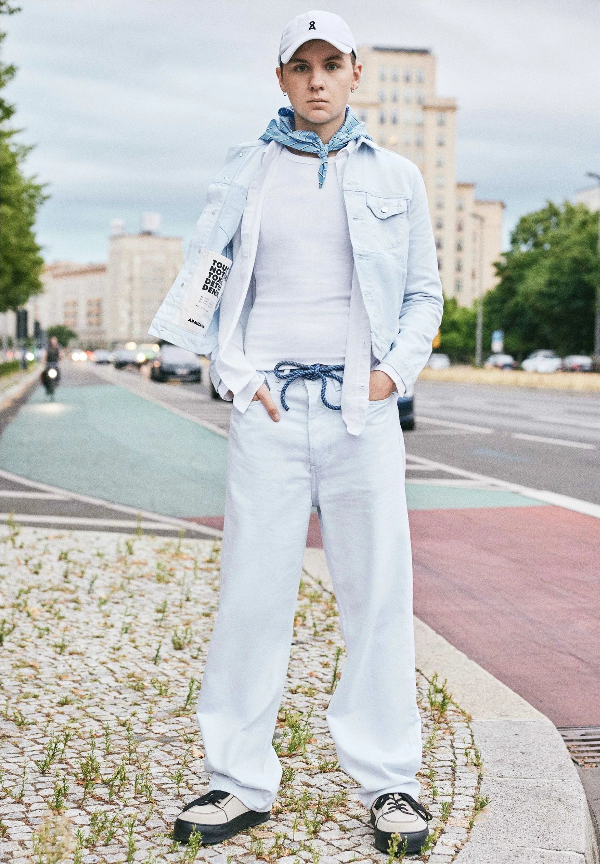 TAATO | blue white - Image 6