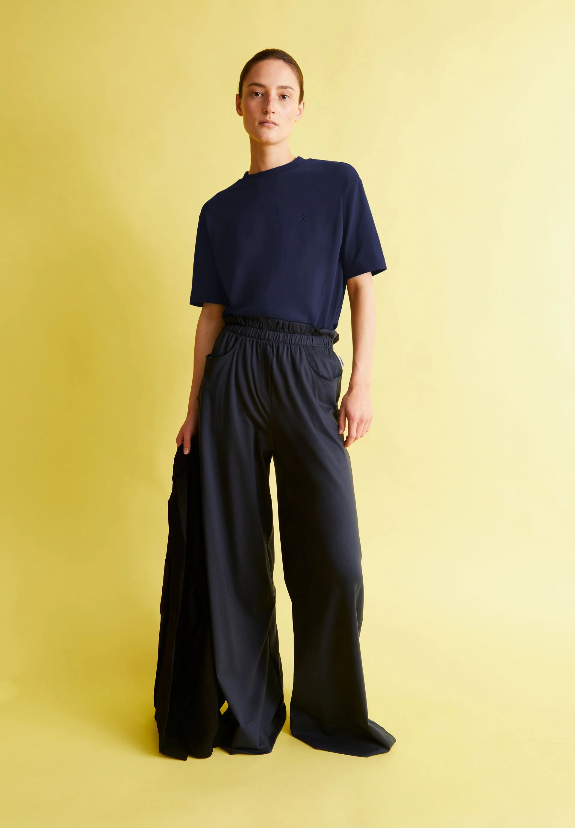 TARJAA T-SHIRT | tinted navy - Image 4