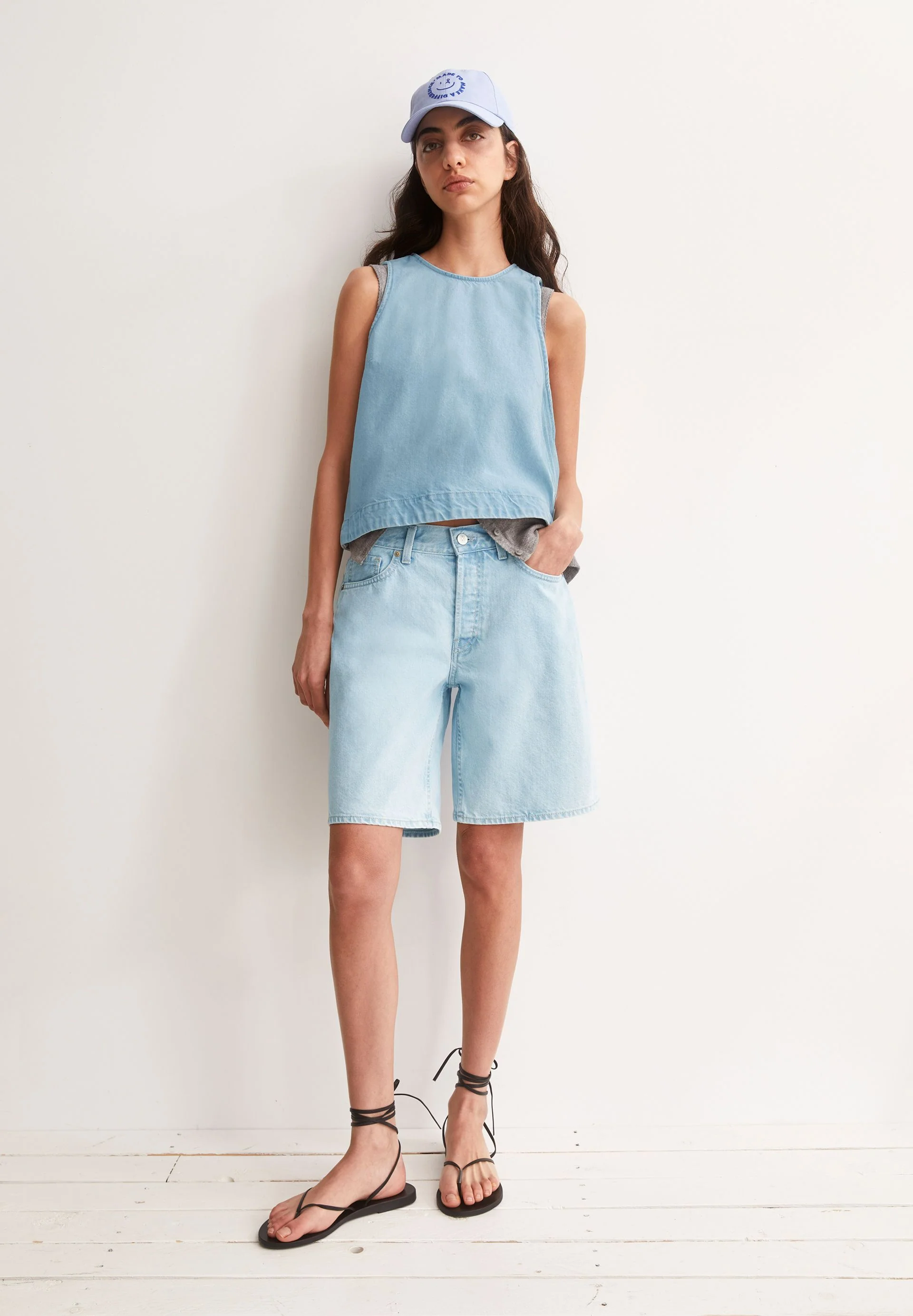 THALINAA MID WAIST JEANS-SHORTS | barrea - Image 4