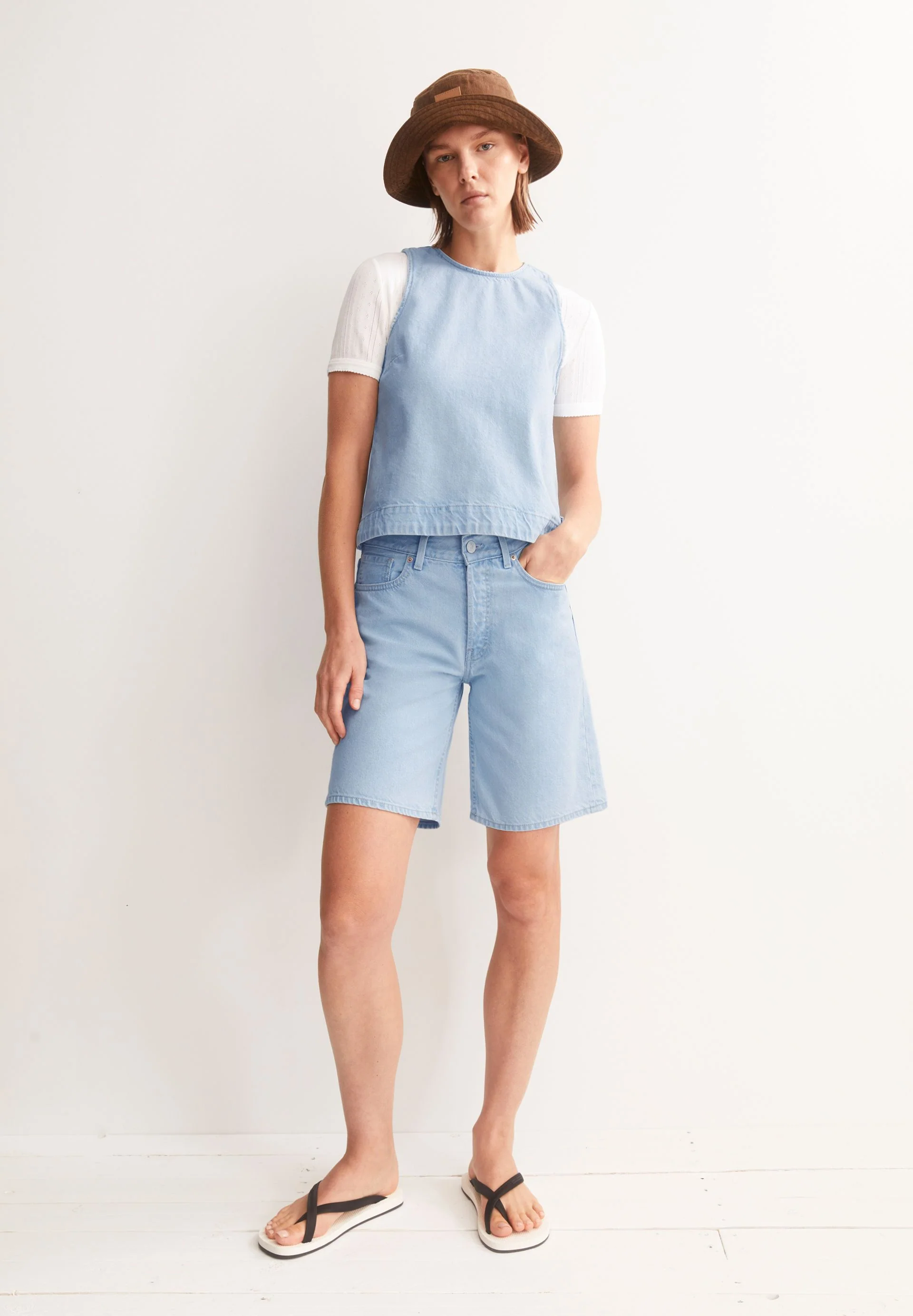 THALINAA MID WAIST JEANS-SHORTS | fresh blue - Image 4