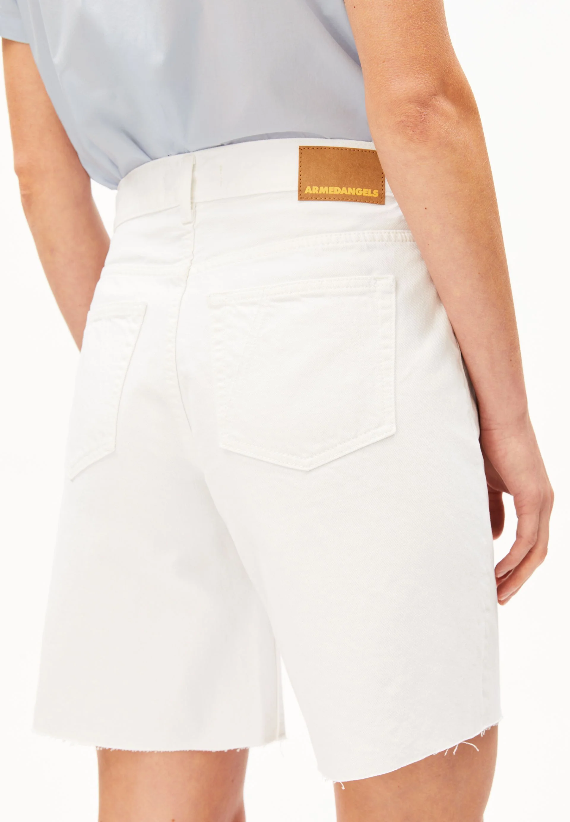 THALINAA MID WAIST JEANS-SHORTS | white - Image 3