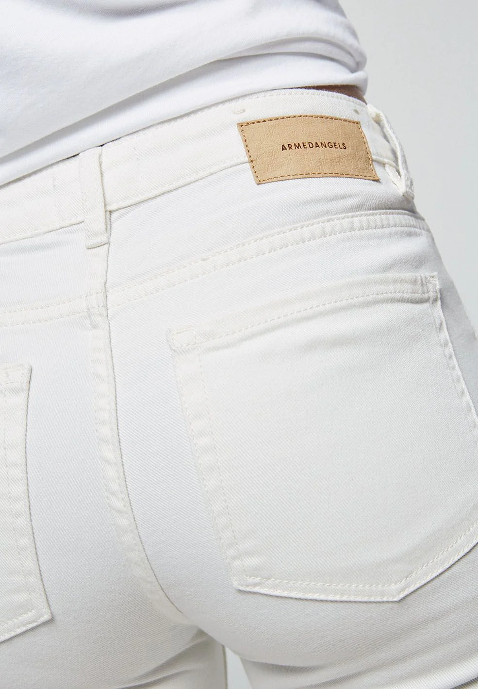 TILLAA CROPPED | off white - Image 3