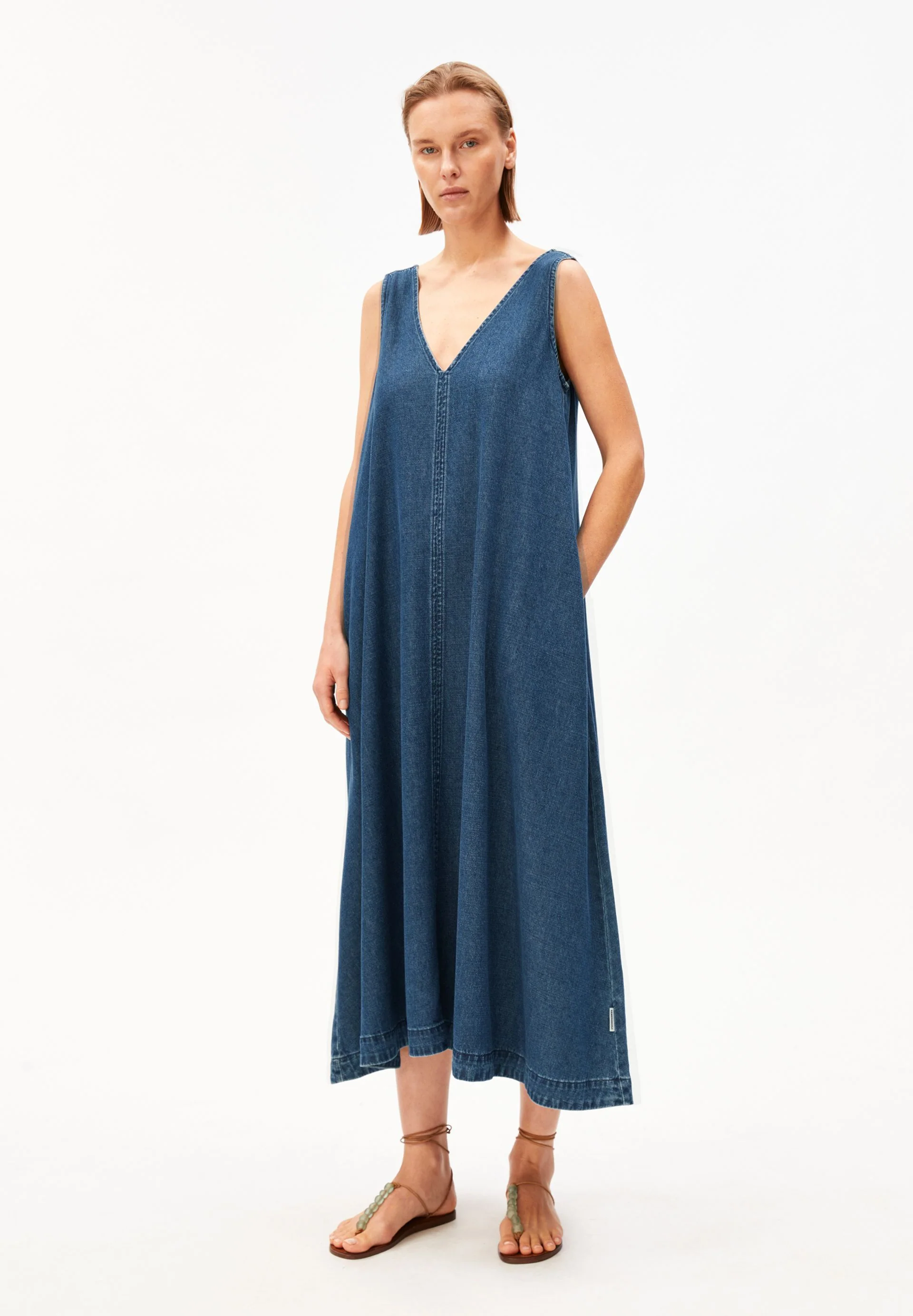 V-AUSSCHNITT JEANS-MIDI-KLEID | eau - Image 5