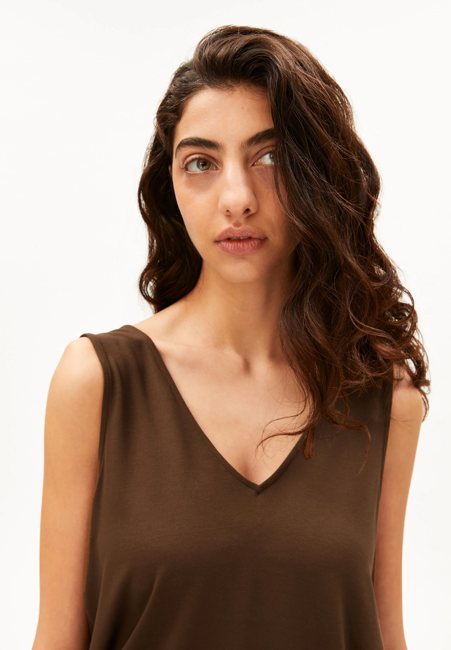 V-AUSSCHNITT JERSEY-TOP | dried palm - Image 3