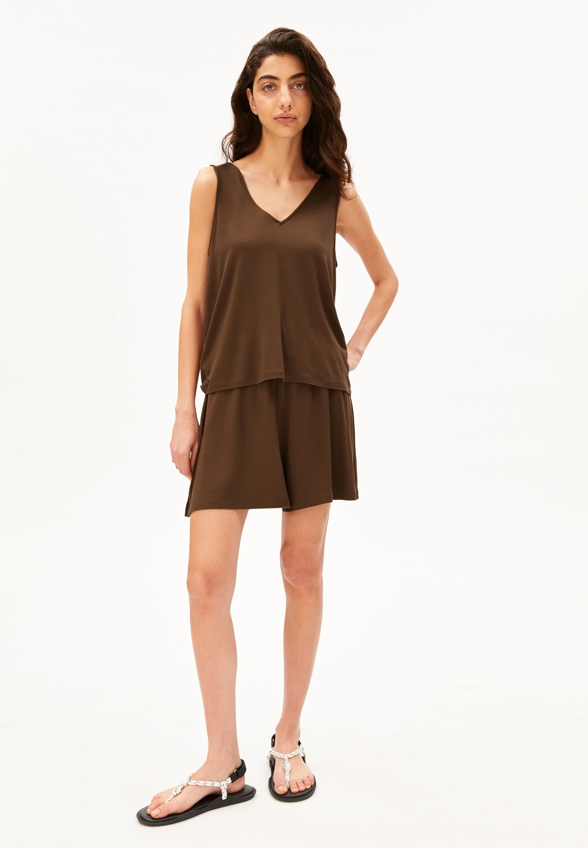 V-AUSSCHNITT JERSEY-TOP | dried palm - Image 5
