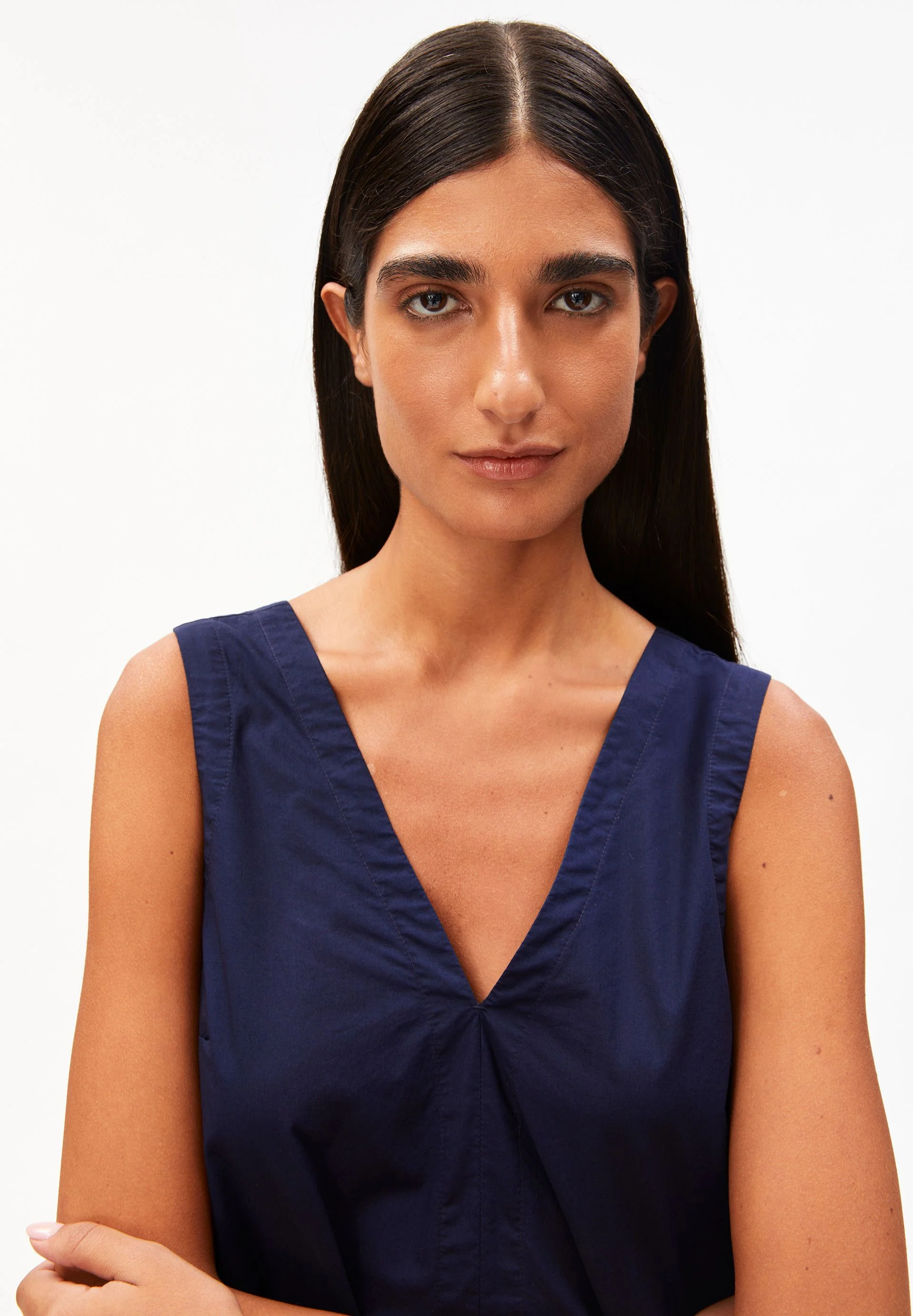 V-AUSSCHNITT POPLIN MAXI-KLEID | tinted navy - Image 3