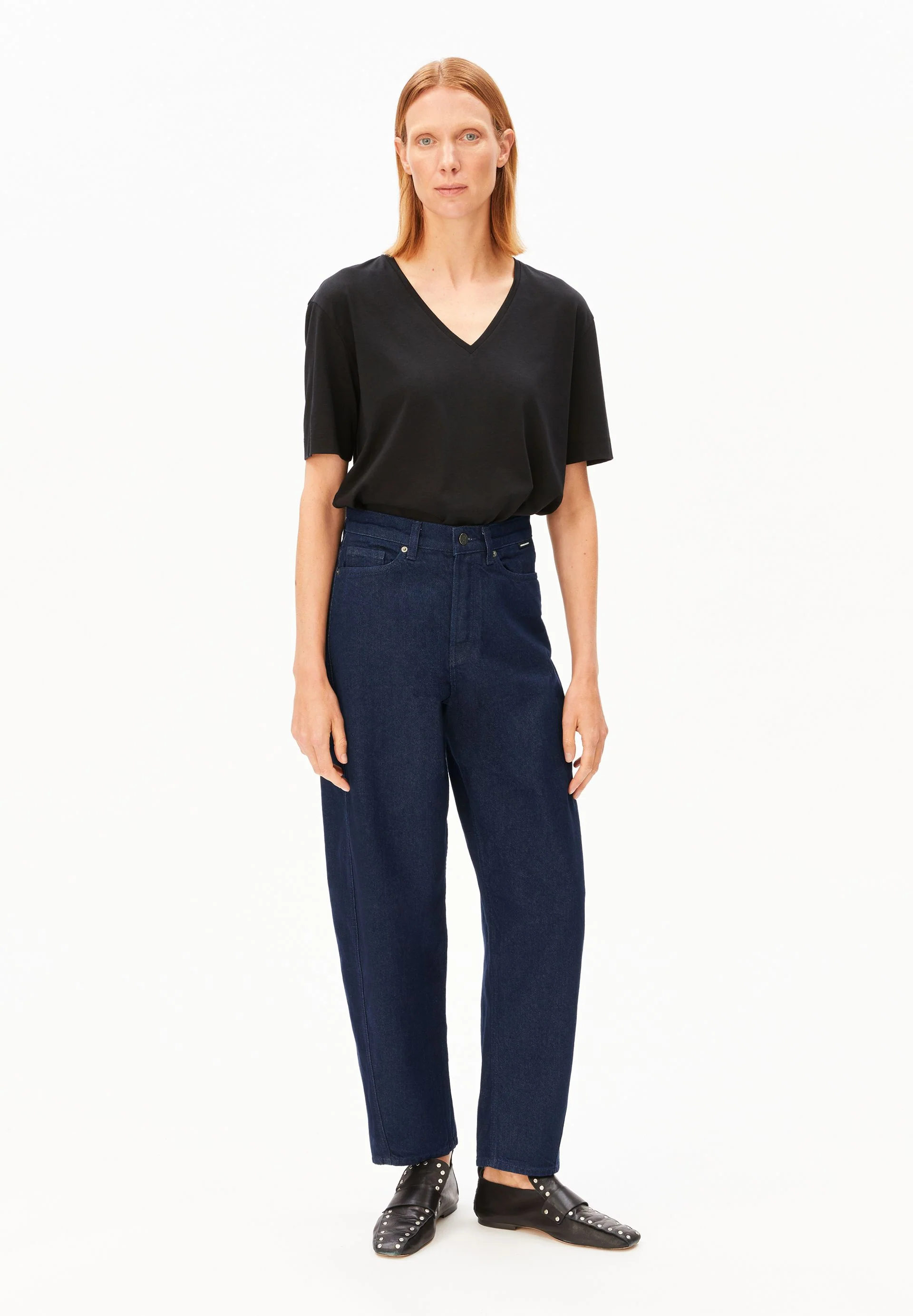 V-NECK T-SHIRT | black - Image 5