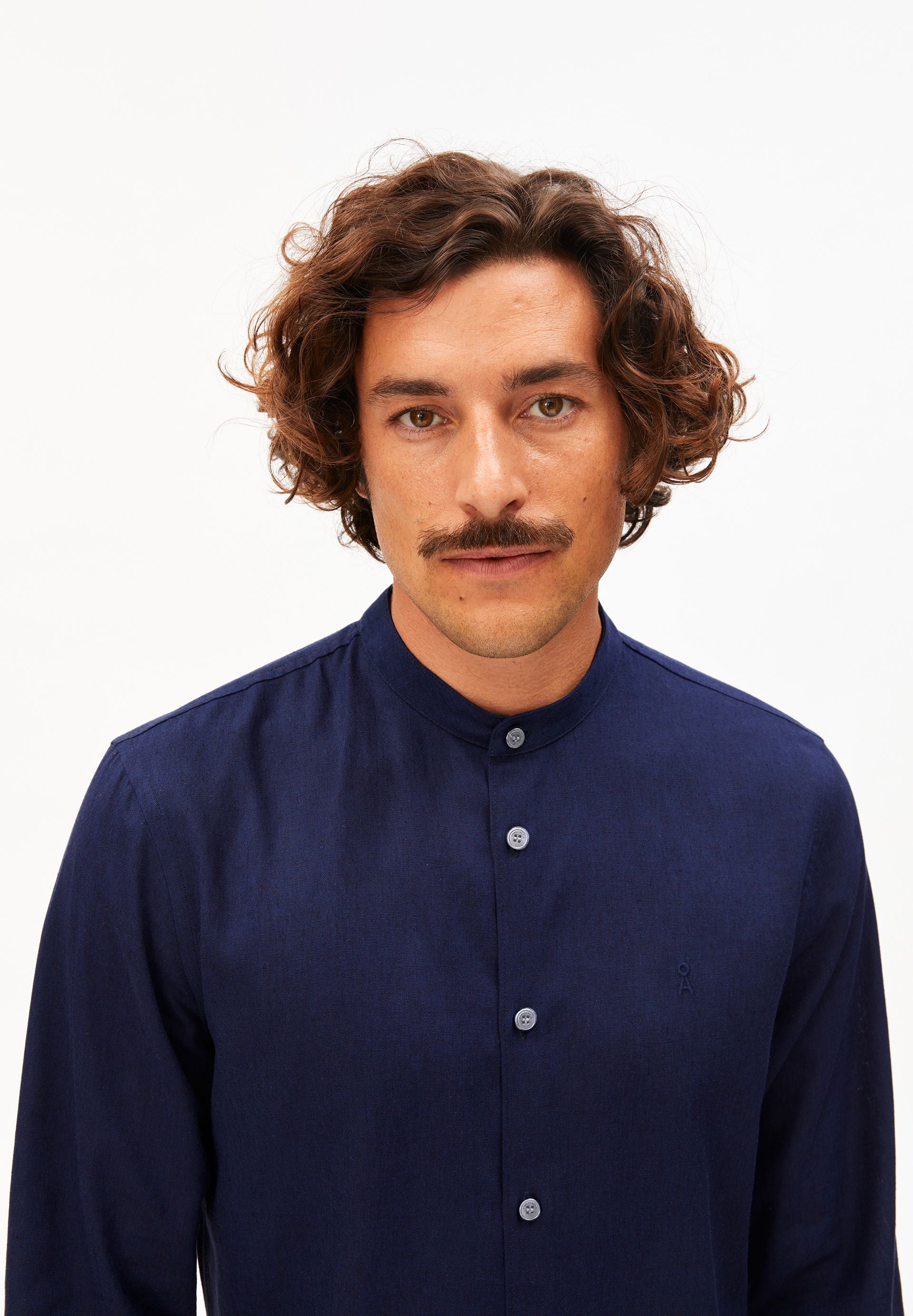 VAALERONIMUS LEINEN-HEMD | tinted navy - Image 3