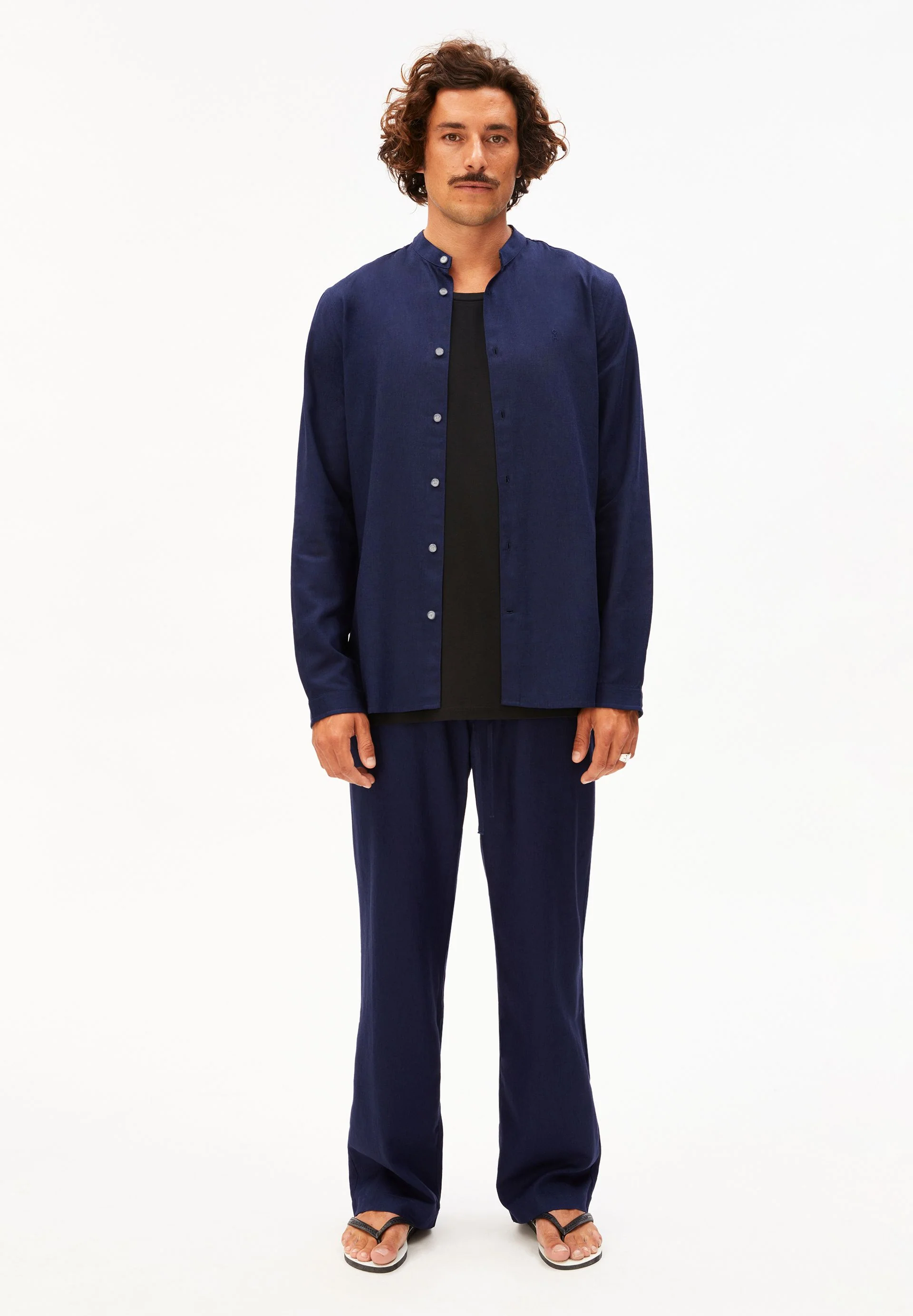 VAALERONIMUS LEINEN-HEMD | tinted navy - Image 5