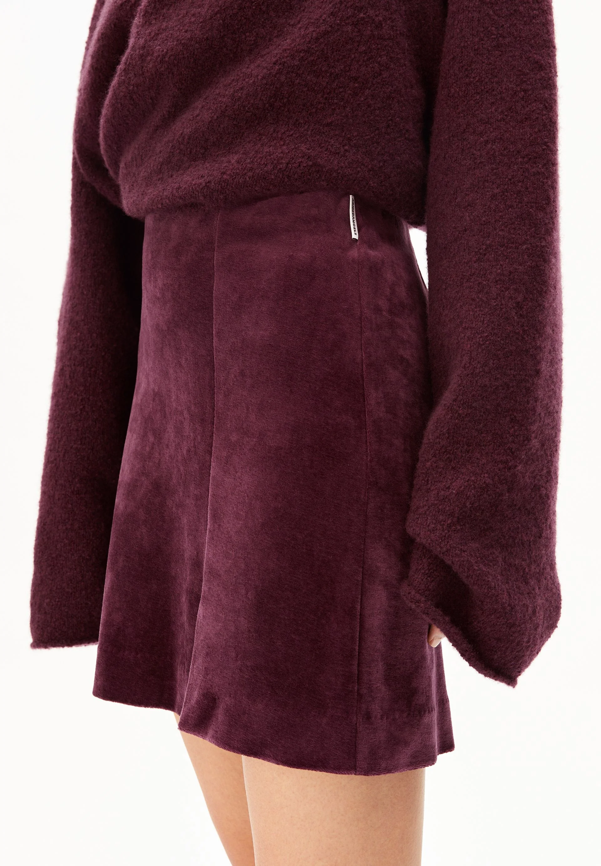 VANJARAA VELVET | dark cranberry - Image 3
