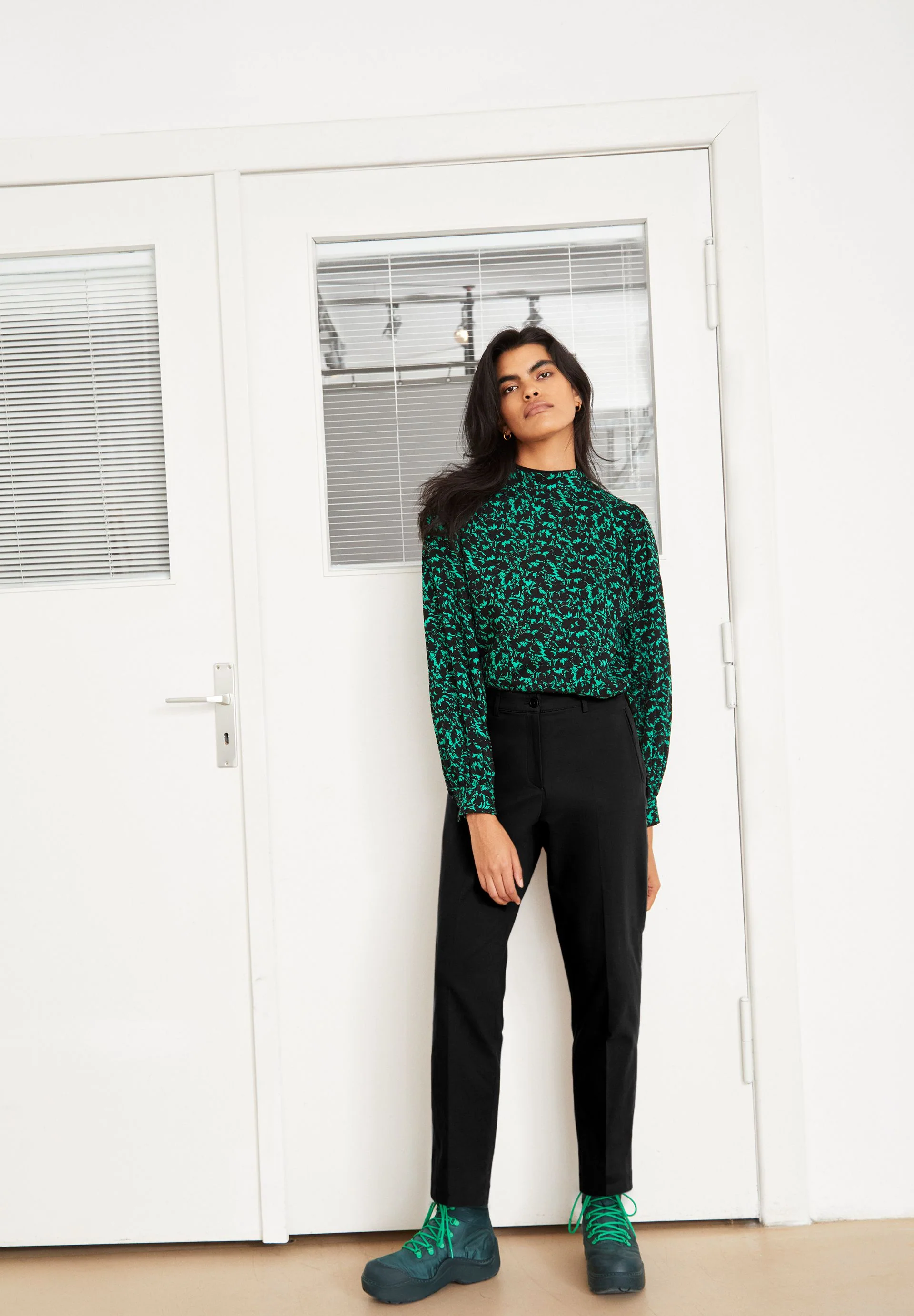 VARMAA BRUSHED | black - Image 4
