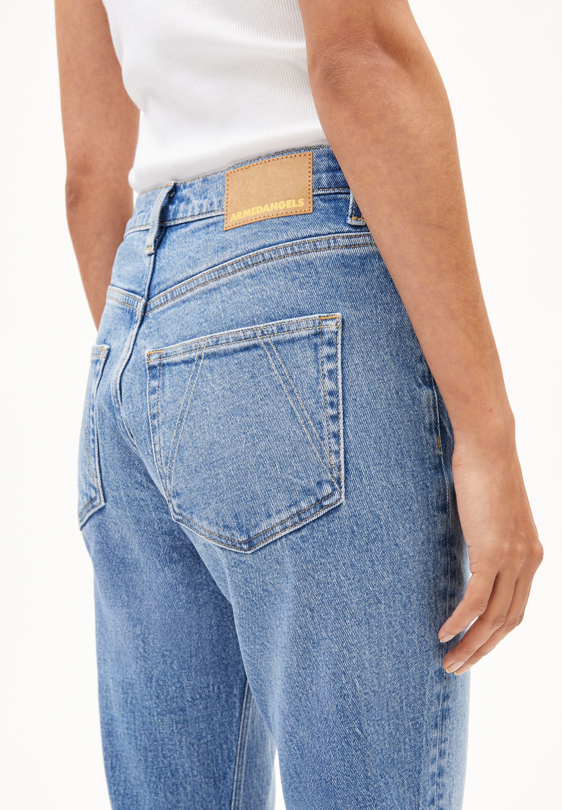 VELAARI MID WAIST FLARED JEANS | garda - Image 3