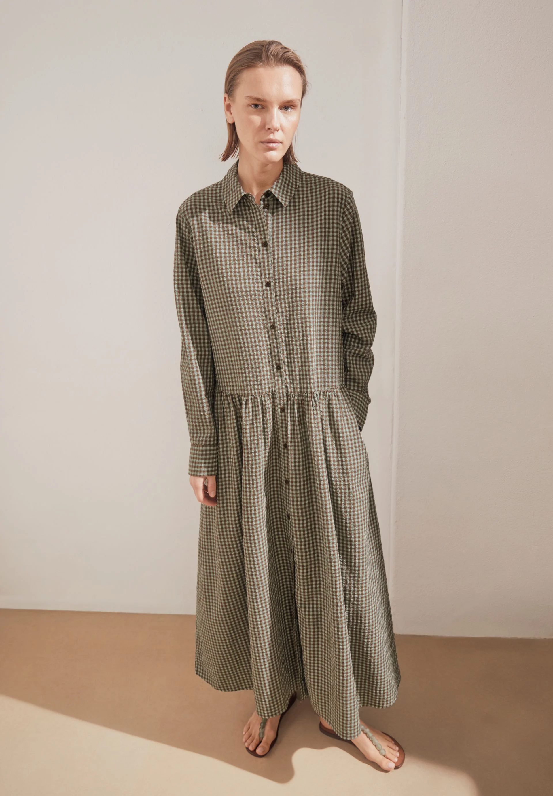 VICHY SEERSUCKER MAXI-KLEID | foam-dried palm - Image 4