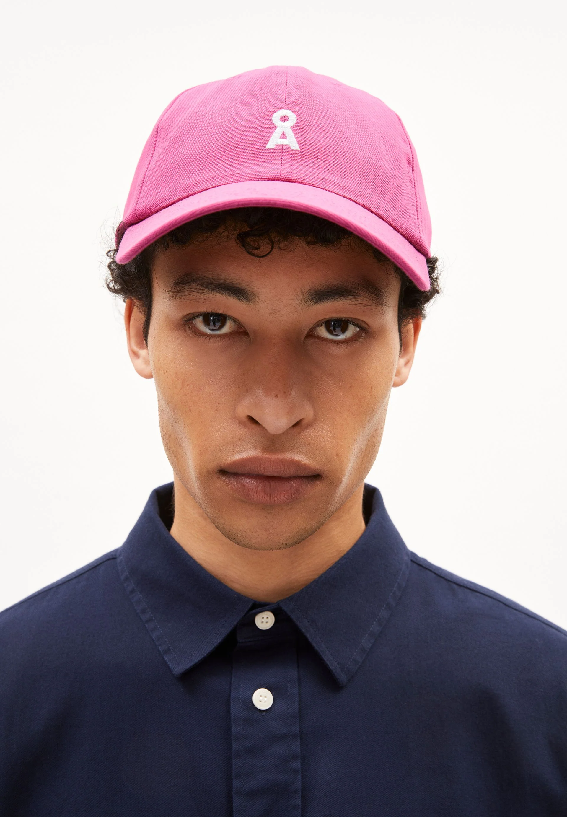 YENAAS BOLD KAPPE | crushed berry - Image 5