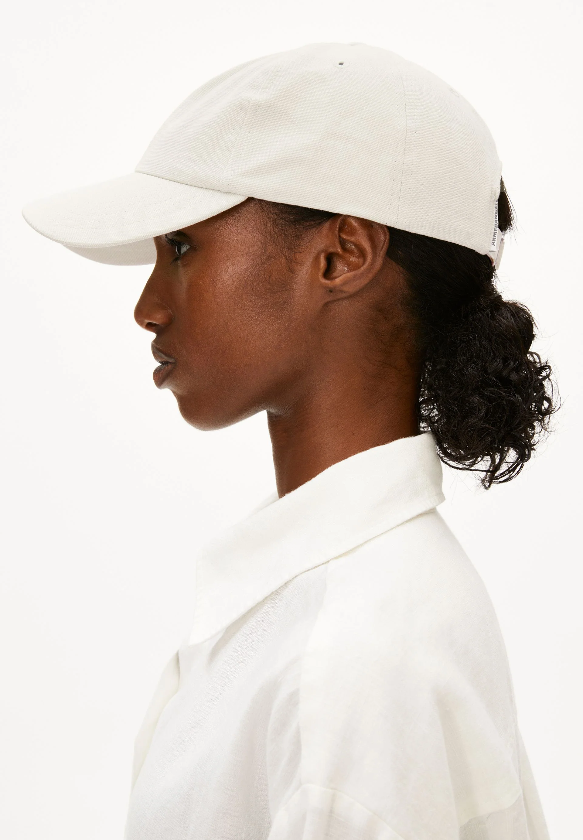 YENAAS BOLD KAPPE | oatmilk-black - Image 2