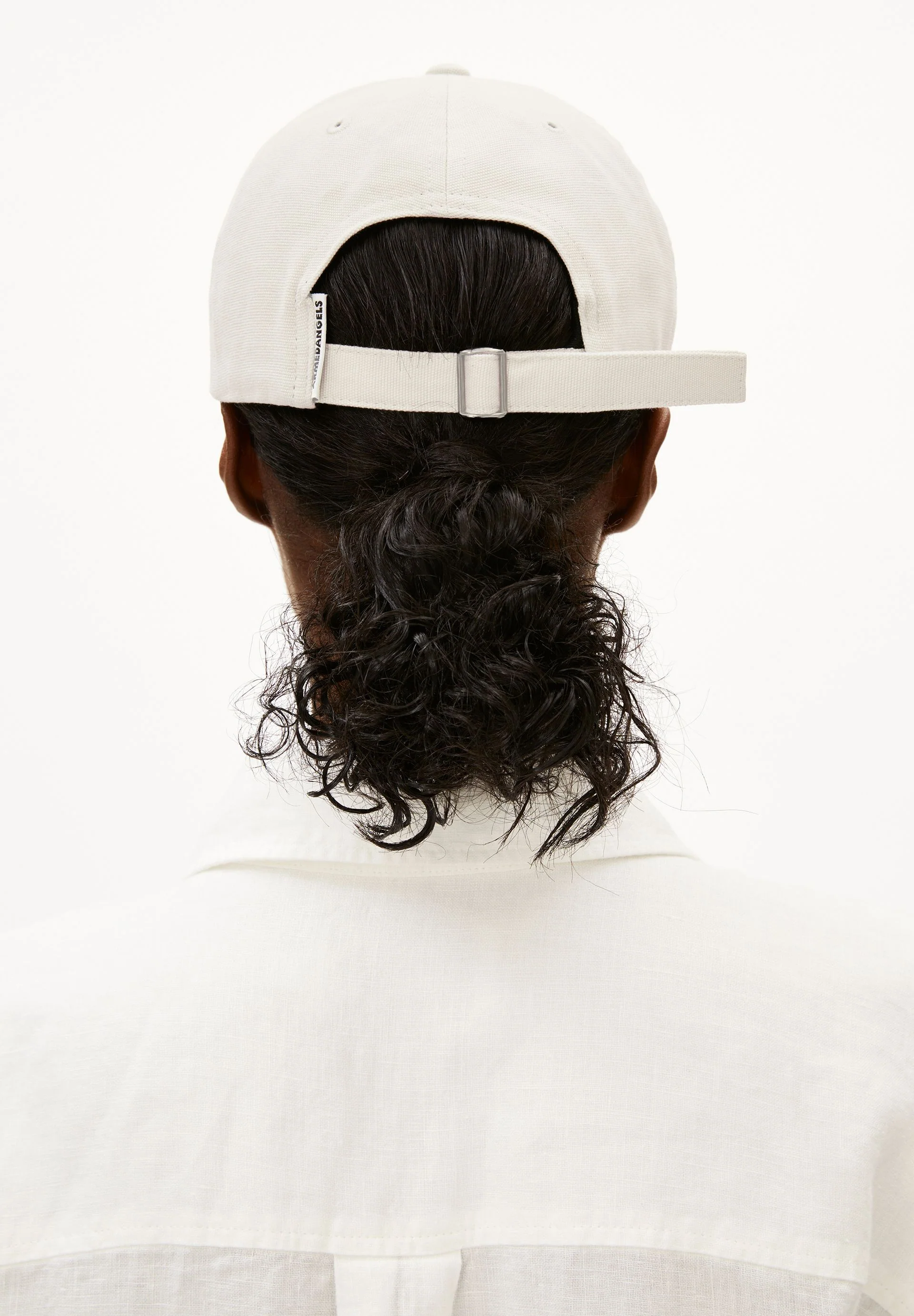 YENAAS BOLD KAPPE | oatmilk-black - Image 3