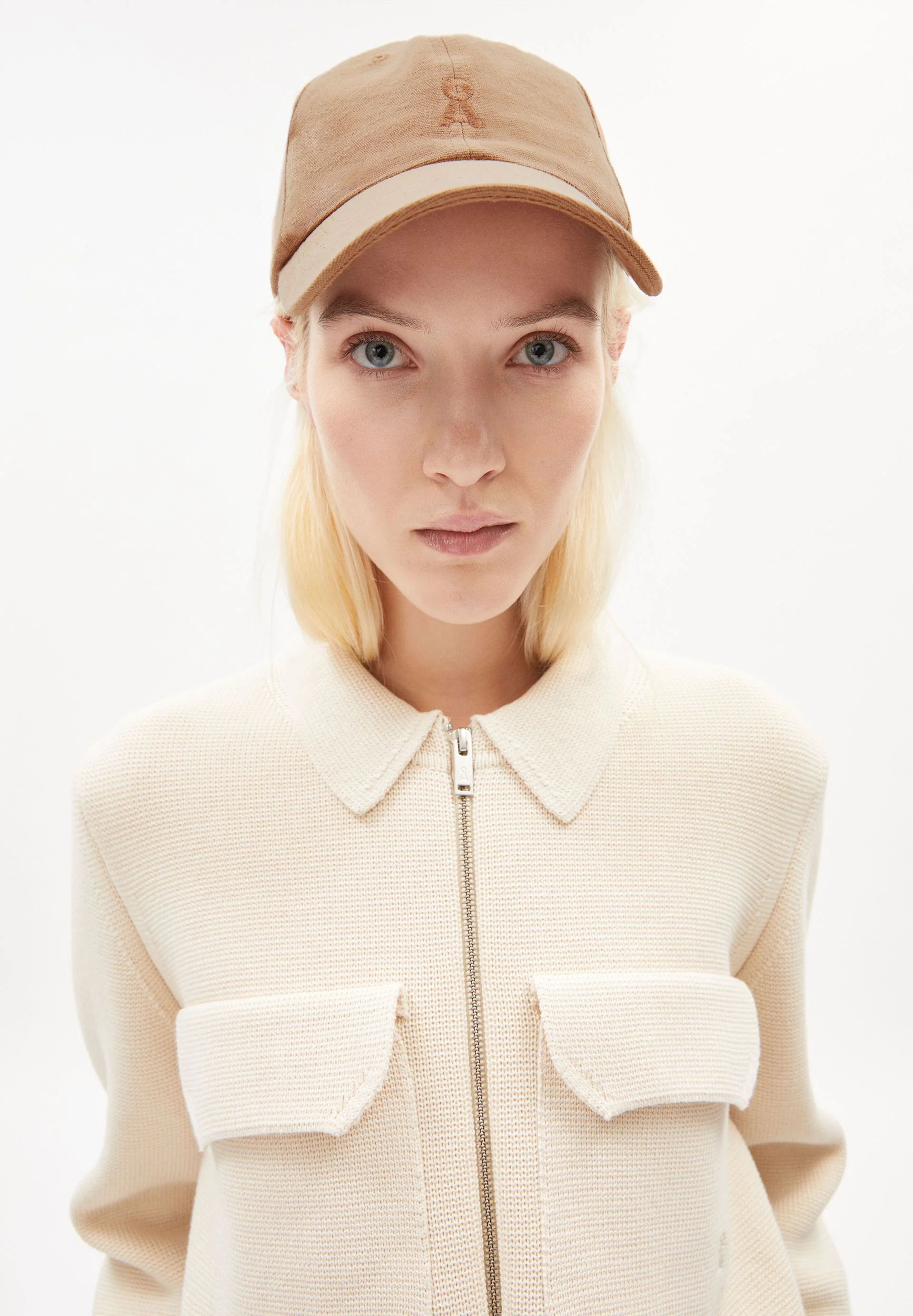 YENAAS BOLD KAPPE | smoky almond - Image 5