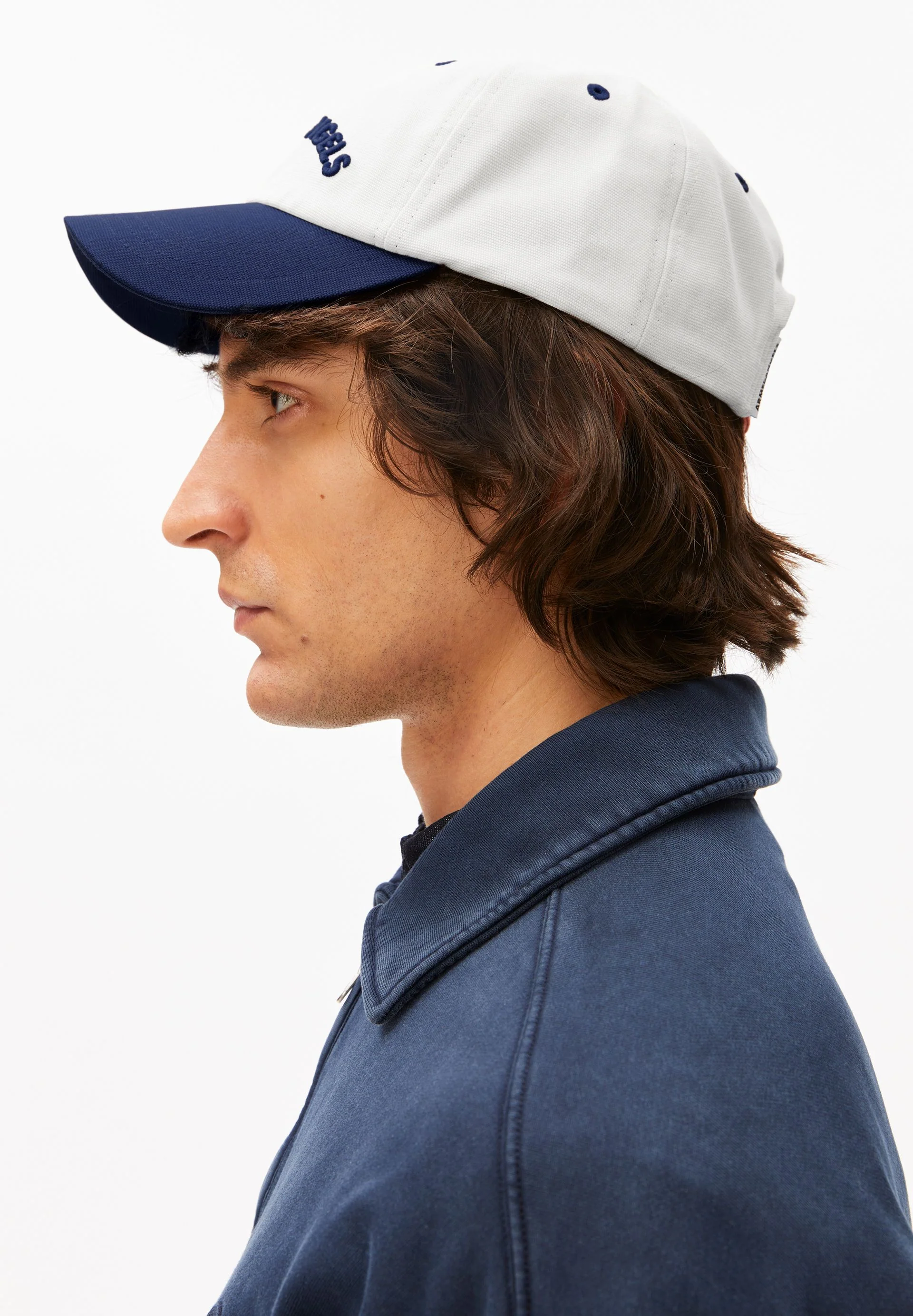 YENAAS COLORBLOCK KAPPE | oatmilk-tinted navy - Image 2
